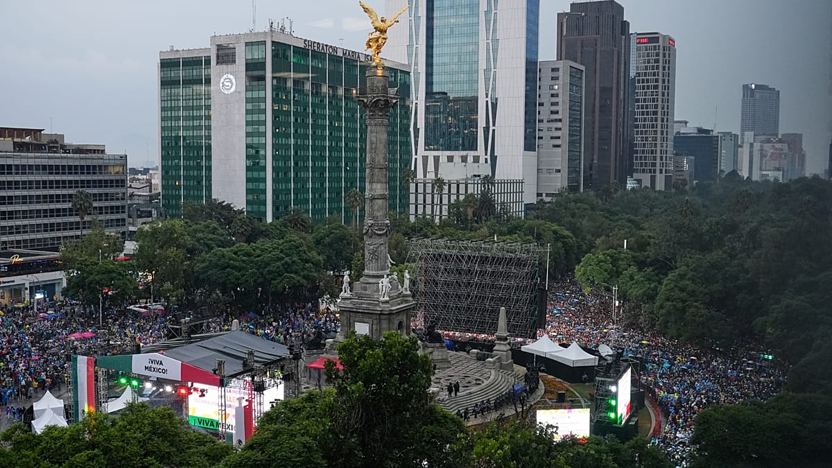 Three die in Mexico City World Cup street celebrations: Emergency crews were called to the Juárez area of the capital after three people were reported to be unconscious. #WorldCup #MexicoCity #FootballCelebrations #EmergencyResponse #StreetCelebrations 1 8c201f13a366dea8208a063d6ee8d3743a54ac39