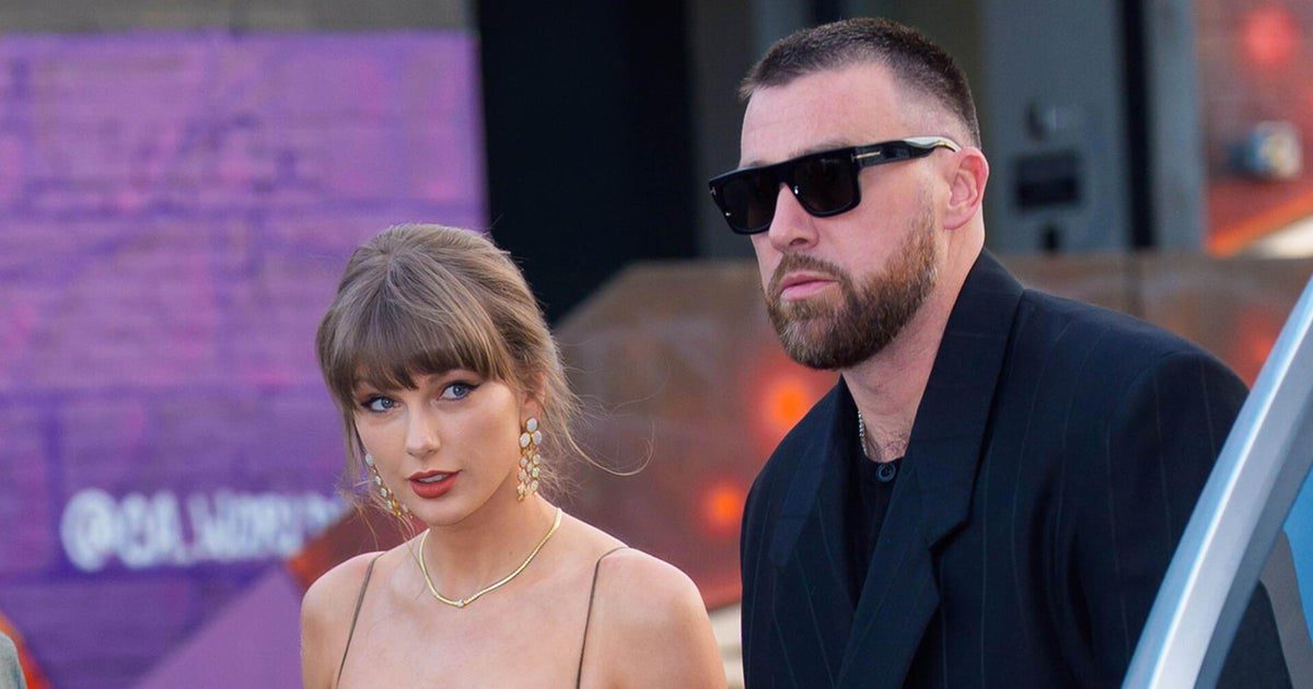 What we know about the Taylor Swift-Travis Kelce wedding: Taylor Swift and Travis Kelce's wedding day has arrived with Madison Square Garden under tight security. CBS News' Jo Ling Kent reports and Jack Irvin, associate music editor at People, joins to discuss. #TaylorSwift #TravisKelce #CelebrityNews #WeddingBells #MadisonSquareGarden 1 9dedbbfaf76058421932d99d2073f82bc59598b9