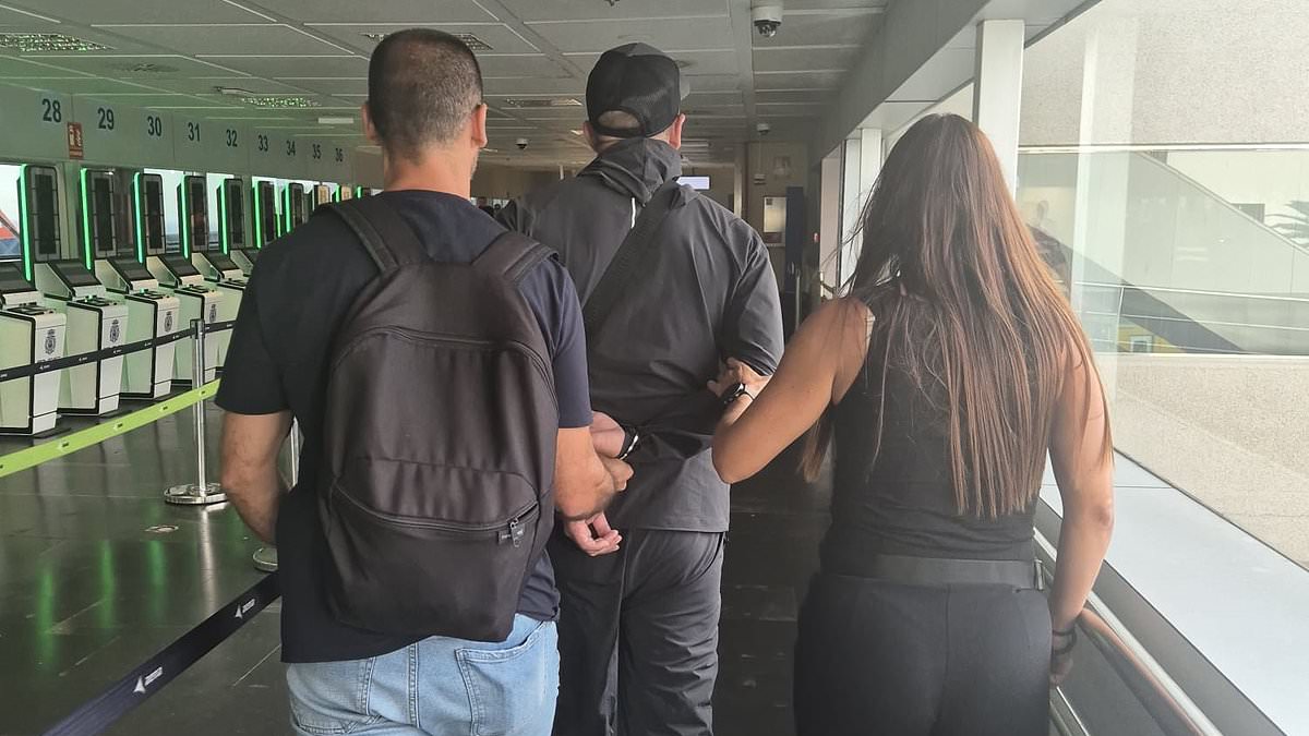Brit, 46, 'who tried to slit tourist's throat' is arrested on suspicion of attempted murder months after Tenerife attack: The 46-year-old, who was wanted on suspicion of attempted murder, was detained by police moments after stepping off his flight at Tenerife South Airport. #Tenerife #BreakingNews #CrimeNews #AttemptedMurder #TouristSafety 1 9ecb10af389721ccfcd0b5c8b607167584b4d39d