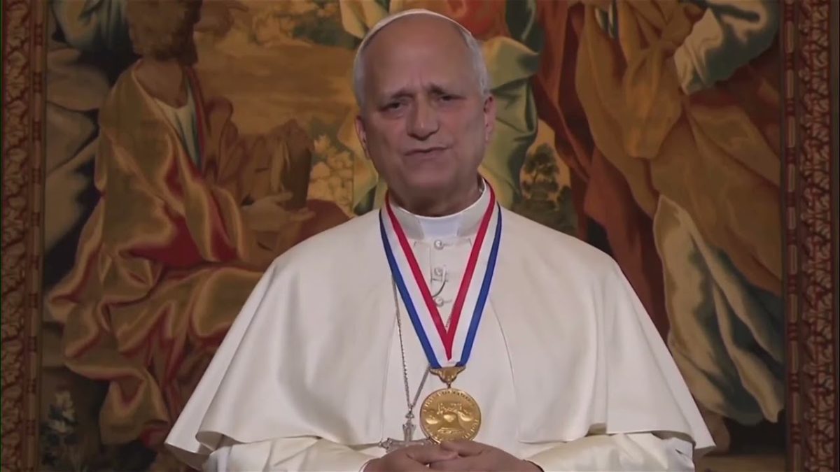 Pope Leo hails US history of welcoming immigrants: Pope Leo urged Americans to uphold the ideals of the Declaration of Independence, praising the country's long tradition of welcoming immigrants in his first major address to the United States.
#News #Reuters #Newsfeed #pope #immigration Read the story here: https://reut.rs/4y5j6c6 👉 Subscribe: https://reut.rs/4b8fRGn Keep up with the latest news from around the world: https://www.reuters.com/
Follow Reuters on Facebook: https://www.facebook.com/Reuters
Follow Reuters on X: https://twitter.com/Reuters
Follow Reuters on Instagram: https://www.instagram.com/reuters/?hl=en #PopeLeo #Immigration #USHistory #WelcomingTradition #DeclarationOfIndependence 1 9ecf488b2c5d333551423903d0a22521f0b6691c