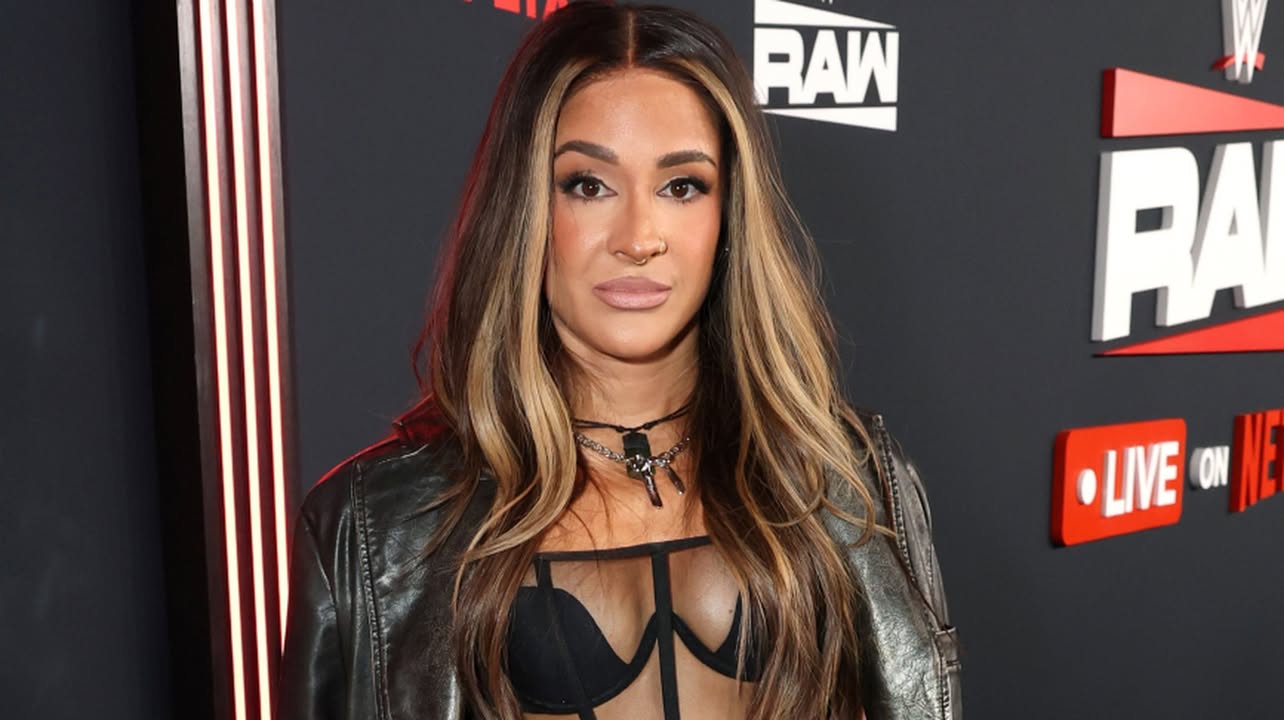 Former WWE Star Dakota Kai Discusses Training With Ronda Rousey & Stephanie McMahon: Former WWE star Dakota Kai recalls her experience training with Ronda Rousey and Stephanie McMahon in the lead-up to WrestleMania 34. #WWE #DakotaKai #RondaRousey #StephanieMcMahon #WrestleMania 1 9fe95a7dd497c0d5977892195357df9fa90f9f93