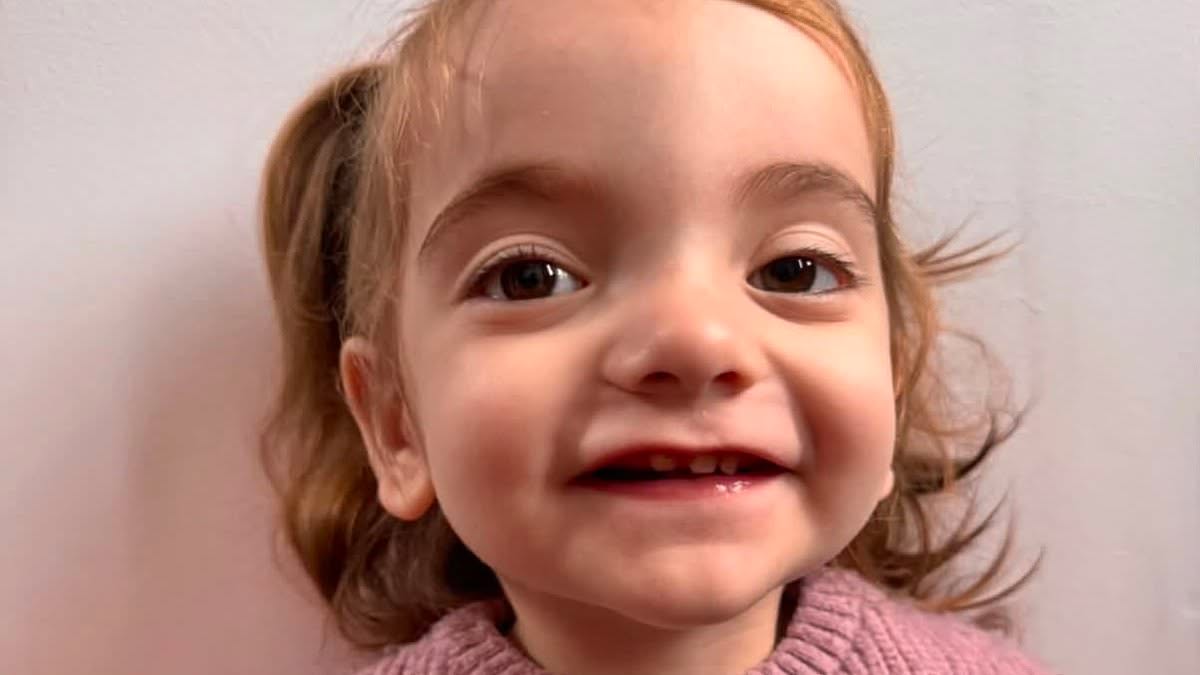 Mother pays tribute to tragic accident daughter, 3, who drowned on 'idyllic family holiday' in Mallorca as inquest opens: Eleri Ellesmere was abroad with parents Joe Ellesmere and Cerys Hemmings when she was found unresponsive in a swimming pool on the evening of Wednesday, June 24. #Mallorca #FamilyHoliday #TragicAccident #Drowning #Rescue 1 a1251d35e7798c289d709627ae8ecfba71d3dba4