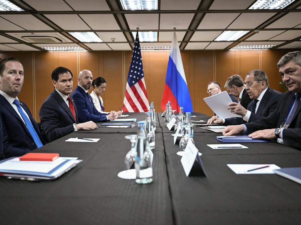 Top US and Russian diplomats discuss Ukraine war in Manila: Russian Foreign Minister Lavrov 'reaffirmed readiness' for political and diplomatic settlement to Russia-Ukraine war. #UkraineWar #Diplomacy #USRussiaRelations #ForeignPolicy #PoliticalSettlement 1 a64b98c7230789fc9d6043dcfb49975d9889410f