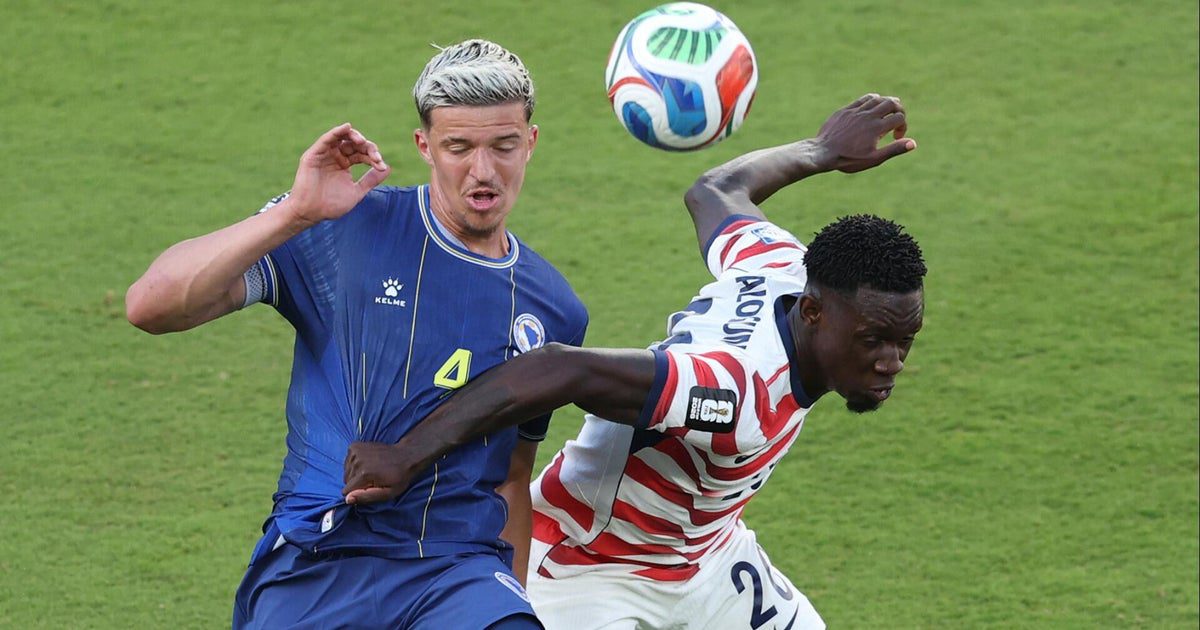 Balogun suspended after controversial World Cup red card: The U.S. Men's National Team won its first World Cup knockout match in more than two decades on Wednesday, beating Bosnia and Herzegovina 2-0. There was also controversy as Folarin Balogun picked up a red card, which will suspend him from the Americans' next match against Belgium. World Cup and Major League Soccer match analyst Brian Dunseth joins to unpack the team's performance. #WorldCup #USMNT #FolarinBalogun #RedCard #Soccer 1 b1e38eb4ffb725ca85ac6cffd0c9cf437bb1ef5d