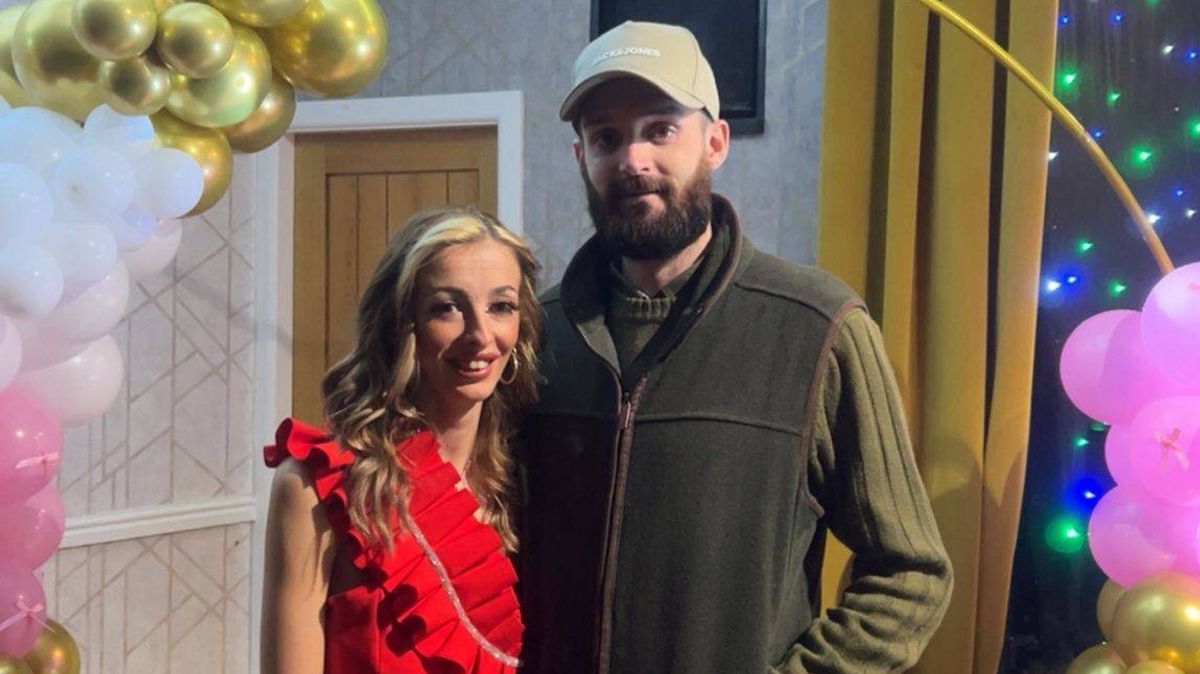Couple left desperate as they're turned down for NHS IVF three times over being 'too skinny': Courtney Reen and Josh Grant, from Hull, have been trying for a baby for seven years, but have been denied NHS-funded IVF more than three times due to Courtney's low BMI #IVF #NHSCare #FertilityStruggles #LowBMI #TryingToConceive 1 b926a49fcec89499e0790b3ac377119e79db0930