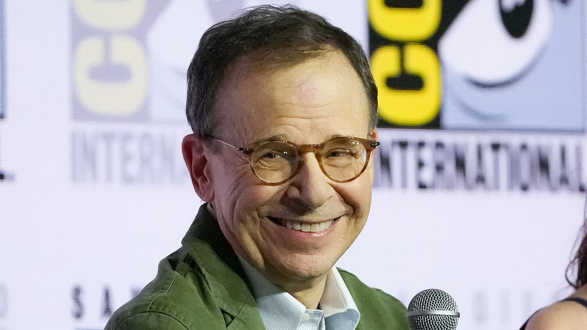 Rick Moranis makes rare Comic-Con appearance for big-screen comeback after 30-year break from Hollywood: The rarely seen funny man, who reprises his role as the Darth Vader parody character Dark Helmet, received a standing ovation the moment he walked on the famous Hall H stage. #RickMoranis #ComicCon #Spaceballs #HollywoodComeback #DarkHelmet 1 b96cd0b08d7011ab86e18a82486a98375f43d8fa