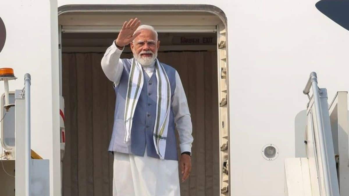 PM Modi receives death threat ahead of Australia visit, probe underway: Report: Australian authorities have launched an investigation after an alleged death threat targeting Prime Minister Narendra Modi surfaced on social media ahead of his scheduled visit to the country #PMModi #DeathThreat #AustraliaVisit #Investigation #SocialMedia 1 bacf1ca516ace28529636e06a53719b887462a46