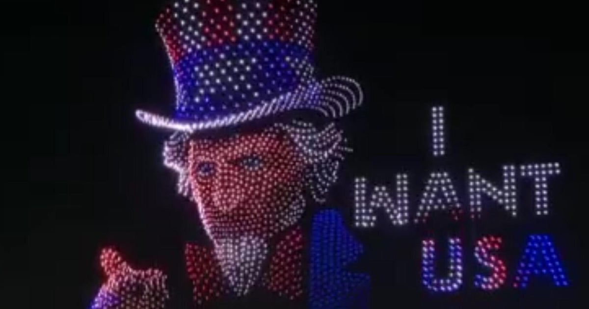 Some turn to drone shows on 4th of July as a cleaner, quieter alternative: While many in the U.S. light fireworks on the Fourth of July, some towns are turning to drones as a cleaner, quieter alternative. Mark Strassmann gets a preview in Texas. #DroneShows #4thOfJuly #FireworksAlternative #CleanerCelebration #DronesInAction 1 c1a3ab1e1b0314ab16d9059adcaea1c8bf956a26
