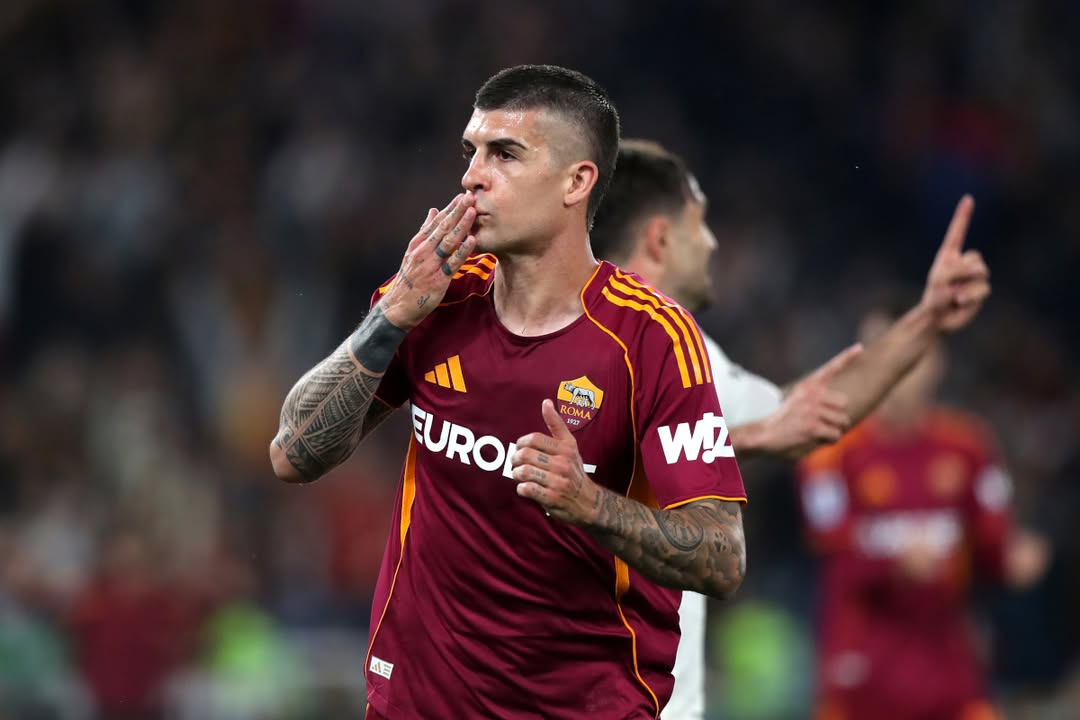 Mancini rejects Inter interest to sign new Roma contract until 2029: Gianluca Mancini has agreed a new contract with Roma, ending Inter’s hopes of luring the defender to Milan. According to Calciomercato.it, the Italy centre-back’s agent Beppe Riso and the Roma hierarchy have reached a definitive agreement on a deal running to 30 June 2029, with a further option in the club’s favour. Mancini, whose previous contract was due to expire next summer, will earn €3.5 million per season plus bonuses.ROME, ITALY – MAY 17: Gianluca Mancini of AS Roma celebrates after scoring the opening goal during the Serie A match between AS Roma and SS Lazio at Stadio Olimpico on May 17, 2026 in Rome, Italy. (Photo by Paolo Bruno/Getty Images) Inter forced to look elsewhere after Mancini renewal The renewal is a genuine setback for Beppe Marotta, with Inter having pushed for the 1996-born defender right up to the end. The Nerazzurri are hunting centre-back reinforcements after the summer departures of Francesco Acerbi and Stefan de Vrij, and Mancini’s expiring deal had made him an appealing target. Marotta must now redirect his attention to other names on a list that has already featured Bologna’s Jhon Lucumí. For Roma, it is another cornerstone secured in a productive spell of contract work, following the renewals of Zeki Celik and Paulo Dybala. Mancini remains a key figure for Gian Piero Gasperini, and tying him down removes one more uncertainty ahead of the club’s return to the Champions League. #Mancini #Roma #Calciomercato #Calcio #SerieA 1 c36f73e29c08656b0f69d3da7c9023d21b64466a