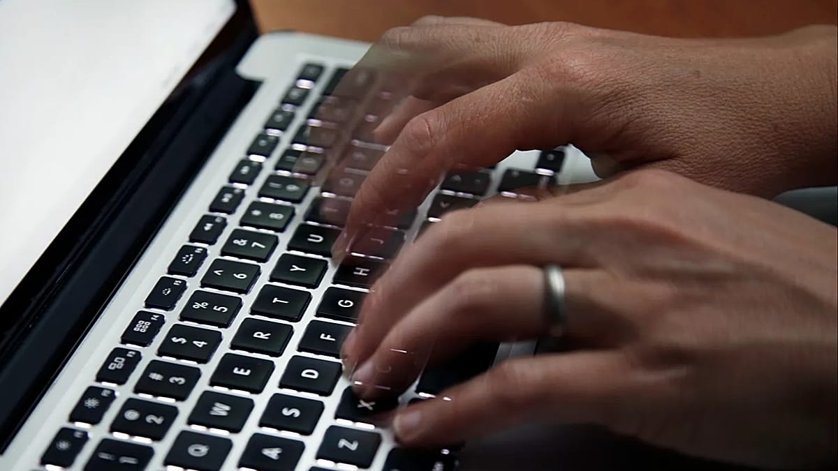 Alleged member of hacking group 'Scattered Spider' arrested in Finland: Scattered Spider, also known as “Octo Tempest,” “UNC3944,” or “0ktapus,” is a group of criminal cyber actors that attempts to extort ransoms from companies. #CyberSecurity #Hacking #ScatteredSpider #Finland #Ransomware 1 ca19d3bd5b5fc880ee360c85c4285320304a92e4