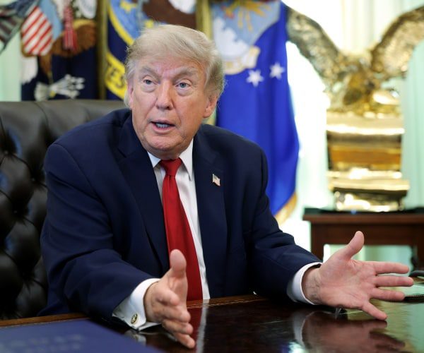 Trump Disclosed 327 Stock Buys Before Tariff Pause: President Donald Trump disclosed making 327 stock purchases on April 8, 2025, one day before he publicly declared it was a "GREAT TIME TO BUY!!!" and announced a partial retreat from his sweeping tariff plan that sent U.S. stocks soaring... #Trump #Stocks #Investing #Tariffs #BusinessNews 1 cd703111c37997a025d6a4772004d95393ec1ba6