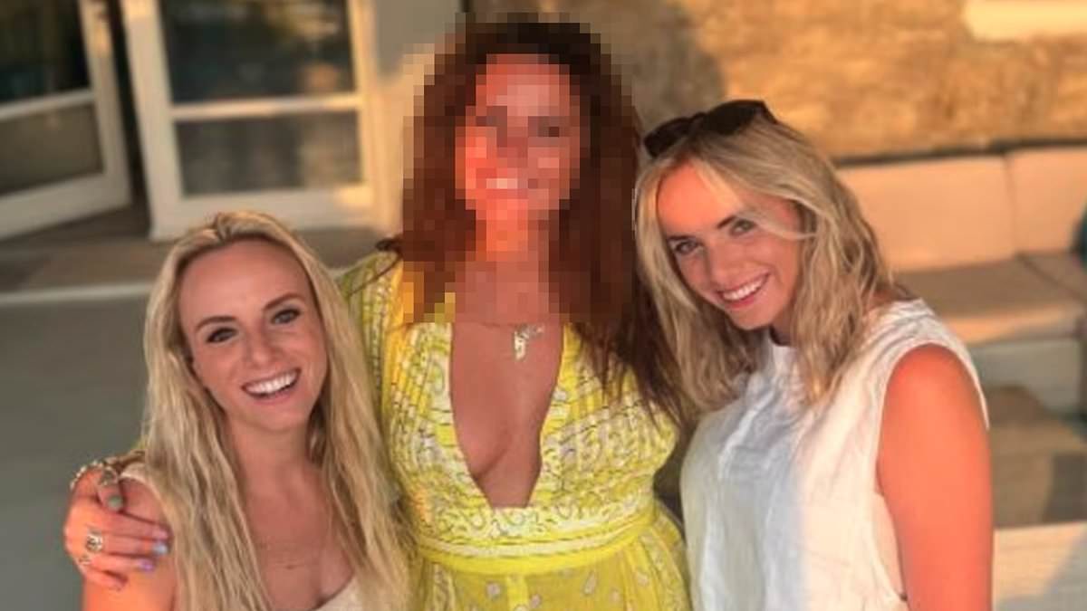 Internal Mamamia Slack reveals who will replace Claire Murphy on The Quicky - as key staff quit after controversial redundancy: INSIDE MAIL: Inside Mail has seen the internal Slack announcing Claire Murphy's successor. Plus: the departures that followed her controversial redundancy and staff reaction to Luca Lavigne's promotion to CEO. #Mamamia #ClaireMurphy #TheQuicky #LucaLavigne #MiaFreedman 1 d73b33bc40a39b7ad8c7f77a15426c7dd84783ef