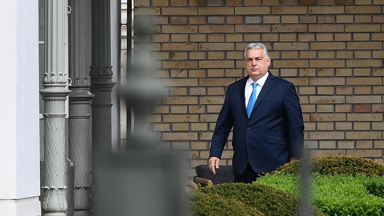 Hungary prosecutors raid data servers of Viktor Orban's Fidesz, party says: Hungary's former ruling Fidesz party said prosecutors "showed up unannounced" and raided its data servers on Tuesday. The claim comes as Prime Minister Peter Magyar presses ahead with anti-corruption reforms following his landslide election victory over Orban in April. #Hungary #Orban #Fidesz #Corruption #PoliticalReform 1 dc21d8a99164a86874ea4e4087d170d90aecd48c