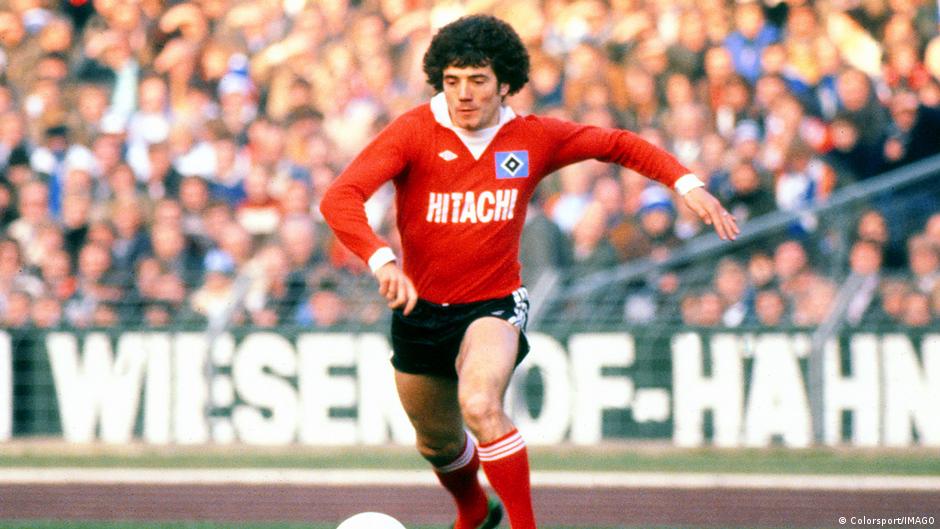 England and Liverpool football legend Kevin Keegan dies aged 75: English former striker and manager Kevin Keegan has passed away at the age of 75 after a battle with cancer. He was a two-time European footballer of the year with Hamburg. #KevinKeegan #RIPKevinKeegan #FootballLegend #LiverpoolFC #EnglandFootball 1 e1855760cd74d2275f64e8d66a3867a2f48d7349