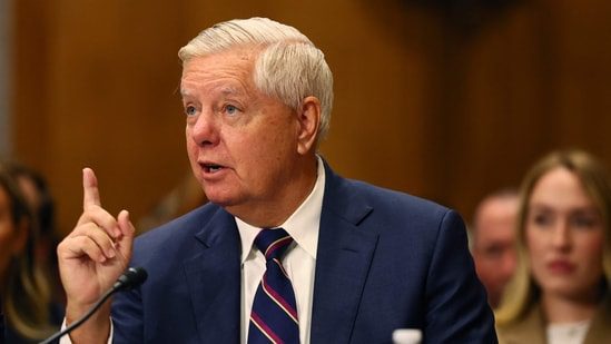 Lindsey Graham's cause of death revealed amid 'assassination' and 'poisoning' theories: What is an aortic rupture?: According to a preliminary finding from the medical examiner, Lindsey Graham died from an aortic rupture caused by hardened arteries. #LindseyGraham #AorticRupture #HealthNews #MedicalExamination #CauseOfDeath 1 e1b0ee13b8f4707ed080976fe6167536cde800f5