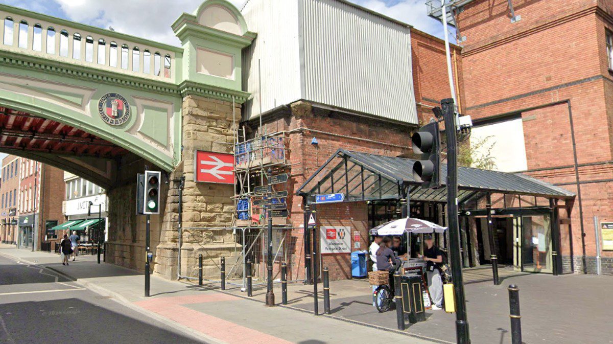 Man fights for life after being 'repeatedly punched and stamped on' outside station: British Transport Police say a man is in a 'critical condition' after a horror attack outside Worcester Foregate Street station #Worcester #SafetyFirst #CrimeNews #JusticeForVictims #PublicSafety 1 e8eeb007b8a45fda9fbbf7a1cb208dc67c02fdc6