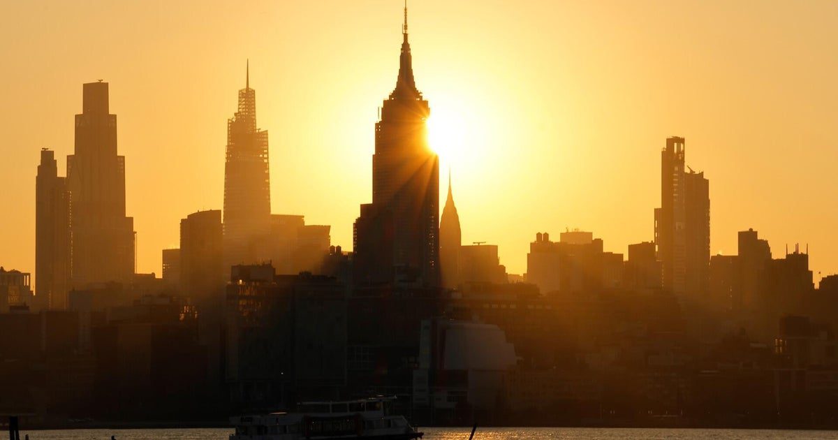 Heavy smoke from Canadian wildfires impacts air quality from Minnesota to New York: Millions of people in the U.S. are under air quality alerts across parts of the Midwest and Northeast due to heavy smoke burning from dozens of wildfires primarily in Ontario, Canada. Rob Marciano reports. #Wildfires #AirQuality #ClimateChange #Canada #SmokeAlert 1 f041cb91a7306877fe266a22a1dcf0ddb42df68f