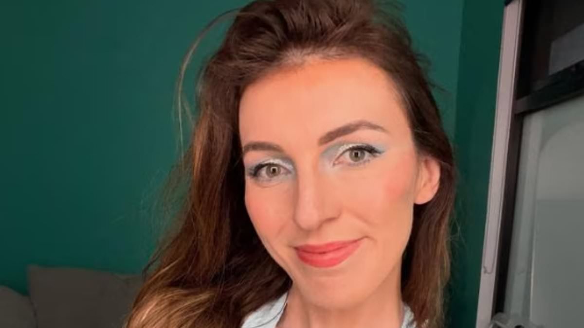 Melanie Bracewell brutally shuts down Dave Hughes after he sends bizarre message on her birthday: 'I'm not reading all this': Melanie Bracewell had one very simple birthday wish: not to spend it reading one of Dave Hughes' political manifestos. #MelanieBracewell #DaveHughes #BirthdayWishes #PoliticalRant #Comedy 1 f87454b8854eac366d38a03daa125b1ab6ae9de2