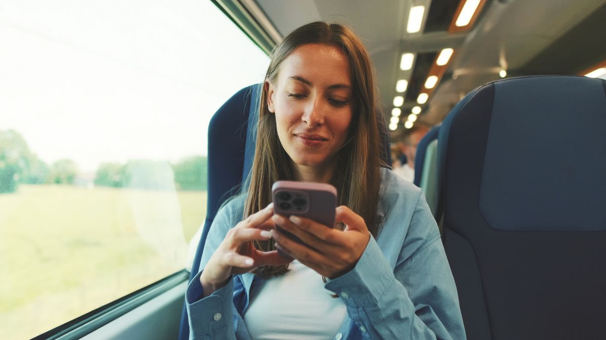Brits could win back 22 DAYS a year by using their time more effectively on-the-go 1 002eeb44e481c5ca6393dd2a4dac617de7684768a6e5363a09150816e1c203dd