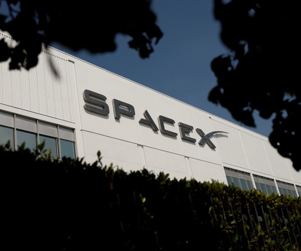 Russian-Speaking Cybercriminals Used SpaceX's AI to Hack 7 Companies 1 08bac5e0f4db27360a749d261e40ddc37ca619f6e337ec4558caaec6f092d663