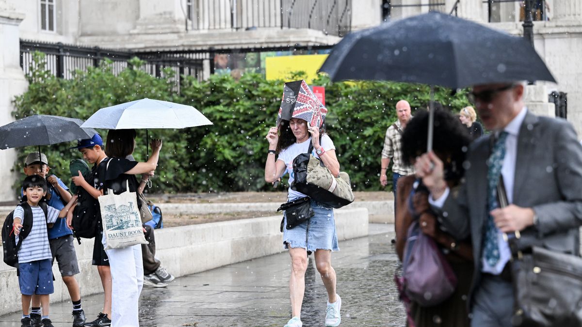 Met Office names 26 areas facing downpours on Thursday as weather maps turn blue 1 0f219cea16354c1f73364552f659cc022df09a32ee2192d3b759bcbbd4f1b729