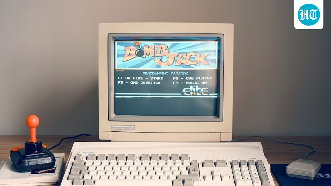 Vintage computers make a comeback amid AI advancements: The growing community of vintage computer collectors organizes festivals celebrating computing history and showing passion for technology's roots. #VintageComputers #AIAdvancements #TechHistory #ComputingCommunity #TechFestivals 1 1e84ad4587baf83337a735e7c6f90d385d2ed626