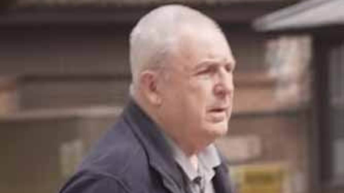 Cowboy builder who fleeced customers of £200,000 for unfinished or unsafe homes has jail sentence suspended 1 27bc40fde0622df2cacb348add0d056574d5c27b32a5d243d8beec67c1be87bc