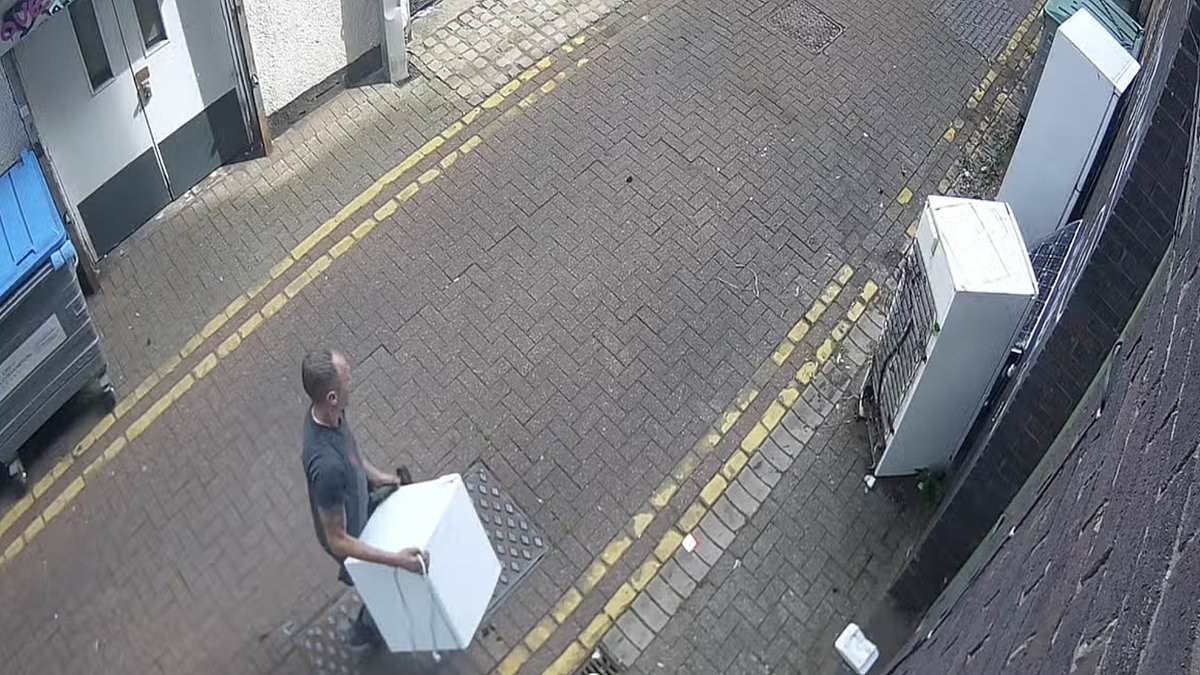 Flytipper is fined £1,800 after dumping three fridges on one street... then trying to claim he was coming back to get them 1 2a64d57403fb9f3f2f612b3485601d812bf4ab1fcb6642961fe87bf793cc1dd5