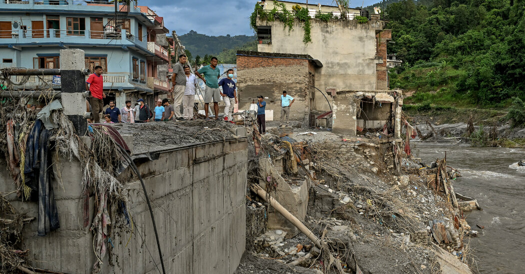 Nepal Roughly Doubles Number of Missing After Flood 1 3929628955f0379c0b077fa9bdcb86d2aa12c7a5905ef07b3e863517c94fad3c