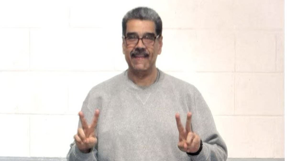 Captured Venezuelan leader Nicolas Maduro flashes smile and peace sign in new jail photos 1 471c373d0e4e8c4a155d9c7a716a2a2c9af52665f1984c878f2cf504cf1b5c84