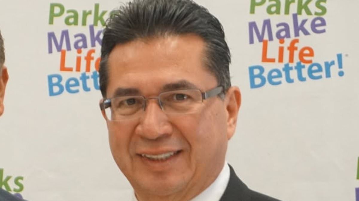 Shameful past of two former councilmen unearthed as they're sentenced to federal prison after FBI find stolen cash buried in backyard 1 578ca5a2fc3981ea737af1a82e4956653978b4af2c1895989c1090b033d2ff88