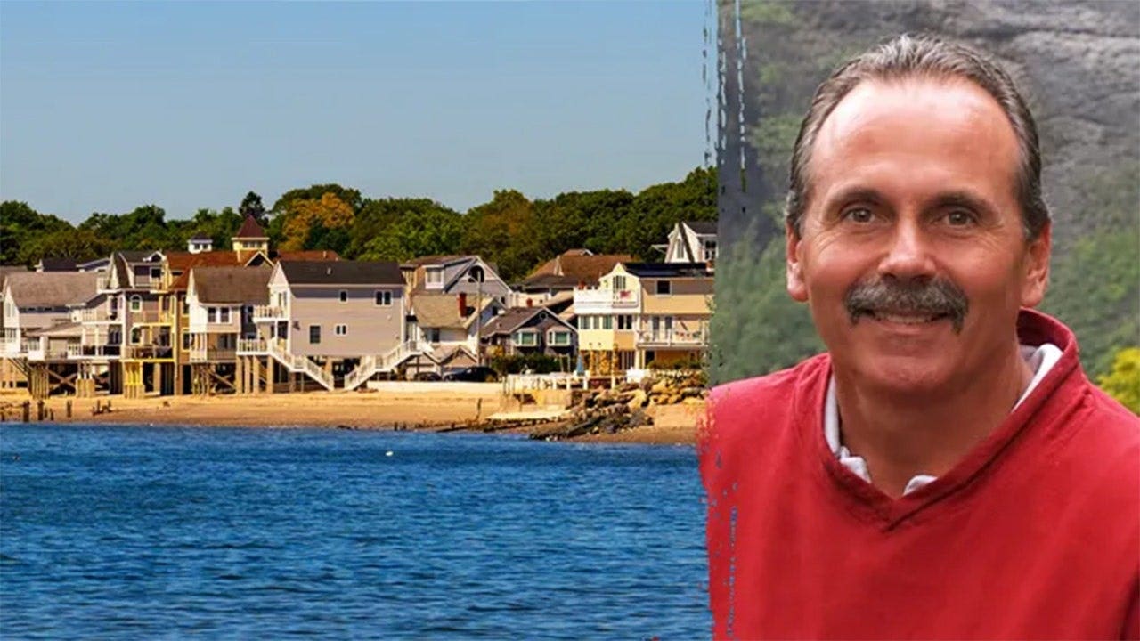 ‘Criminal alien’ duo charged in deadly Connecticut home invasion as DHS moves to yank green cards: DHS says two Dominican nationals with green cards are accused of breaking into a Milford, Connecticut beach house and fatally shooting a couple. #Crime #HomeInvasion #Connecticut #DHS #Immigration 1 60908847ee73f795855af4ed41ff8adabb025a88