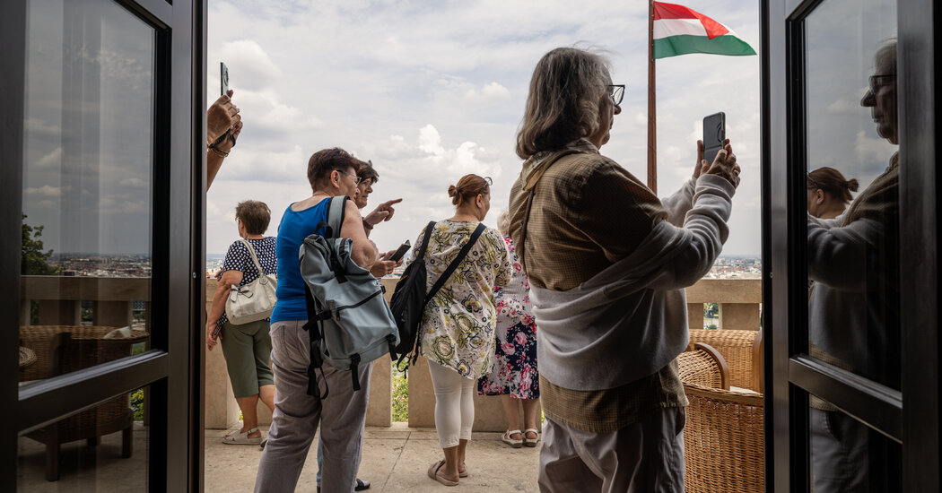 Orban’s Office, Thrown Open, Is Not the Den Hungarians Expected 1 68ec69eee9e51c9b687a2124292aa4974a619c89cd867e2efd2d60c7ef2c9072