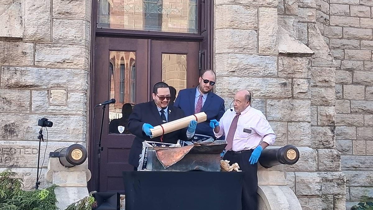 Mysterious 100-year-old time capsule is discovered and reopened at Midwest masonic temple... and its fascinating contents are immaculate 1 68ffc51e4319893023c7f9afac855ee5ba4af8774c50af63ce489b45f6af41fe