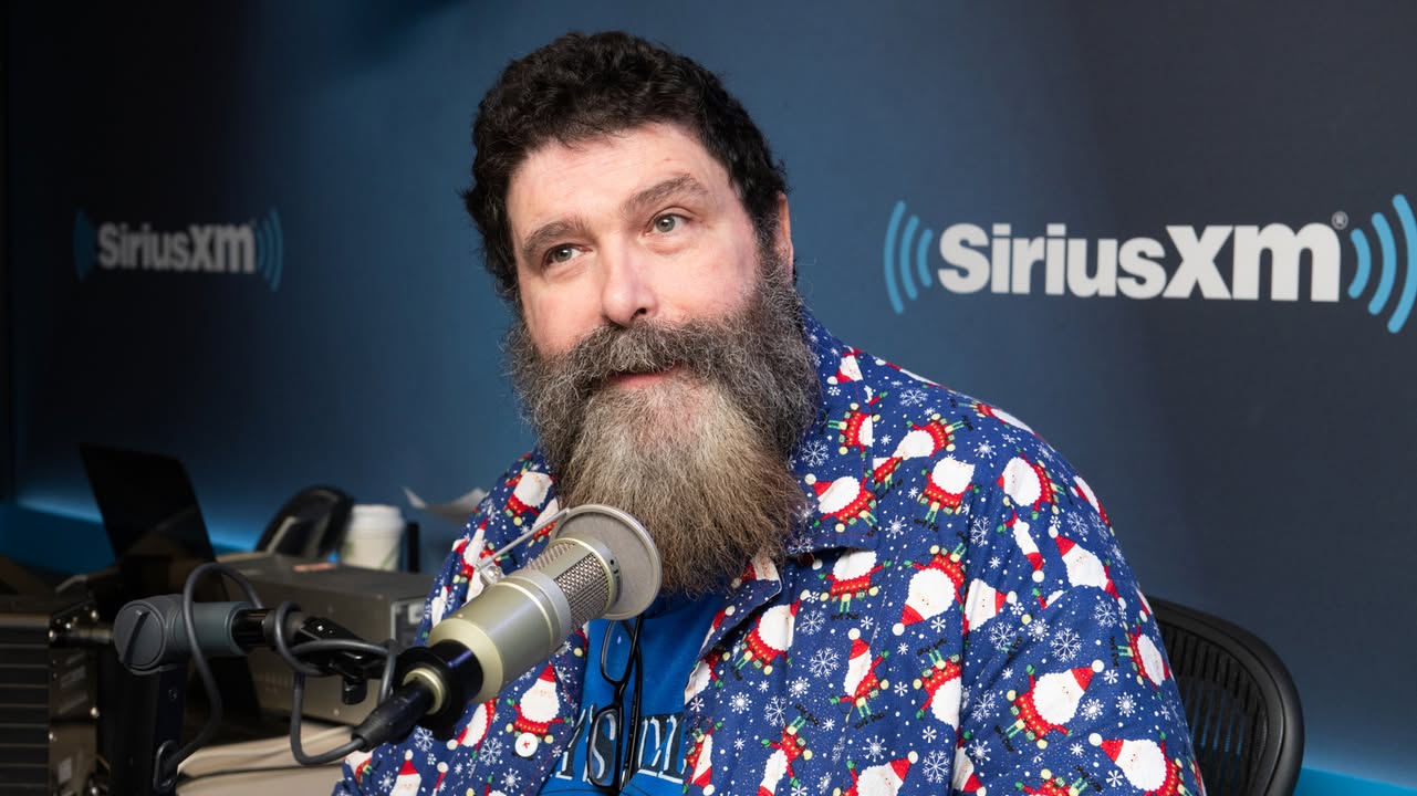 Mick Foley Reunited With Martha Hart At AEW Redemption, Felt 'Such A Sense Of Healing': Mick Foley reunited with Martha Hart and some of the Hart family at AEW Redemption, and said it gave him a "sense of healing" in a social media post. #MickFoley #MarthaHart #AEWRedemption #Wrestling #WWE 1 6d36ec447ae667dd133d520b7d1cf1fc755a2212