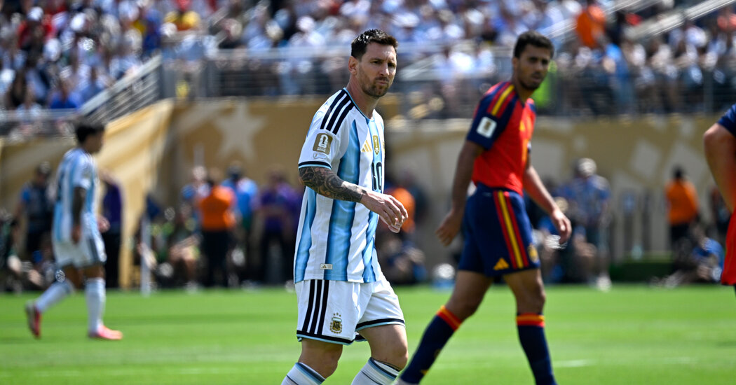 Lionel Messi’s Retirement From Soccer Sparks Heartbreak Across Argentina 1 73156442fe1ad6c0db2b9963ef94a7fcd352885542c8671e364e3b93f14d295b