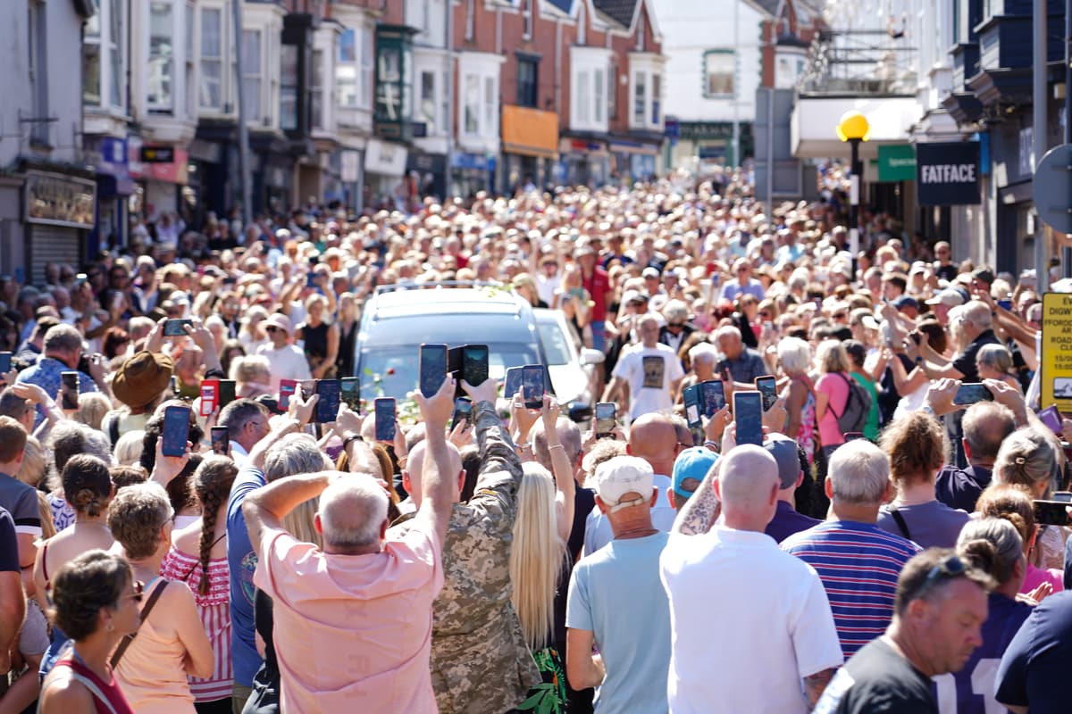 Bonnie Tyler's coffin is transported back to her former home ahead of her funeral on Monday 1 789d8422d310dfcdcb5489bb91981afb4bb421624653e47e3cc55da42da63176