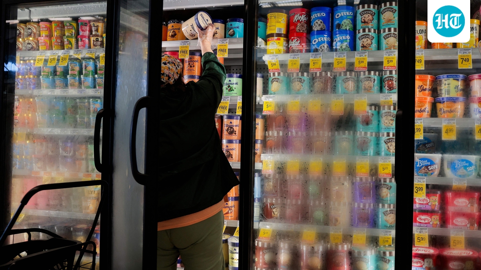 Safeway store closures: Why Albertsons is closing more locations after Kroger deal collapse 1 7a1ca26e474b387eccba16e9373f44d9a2eef743606ad056a108380dac0aa585