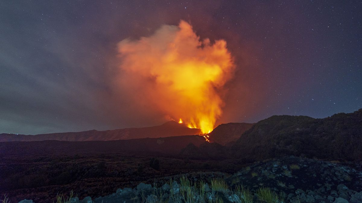 Mount Etna eruption - what to do you if you have an Italy holiday booked: Flights to Italy's fifth busiest airport have been suspended and advice has been issued for any Brits who are due to fly to the Mediterranean island in the next few days #MountEtna #ItalyTravel #TravelAdvice #Eruption #FlightsCancelled 1 7b05e9cc36a72b8b92747318614dfc181ccc3398