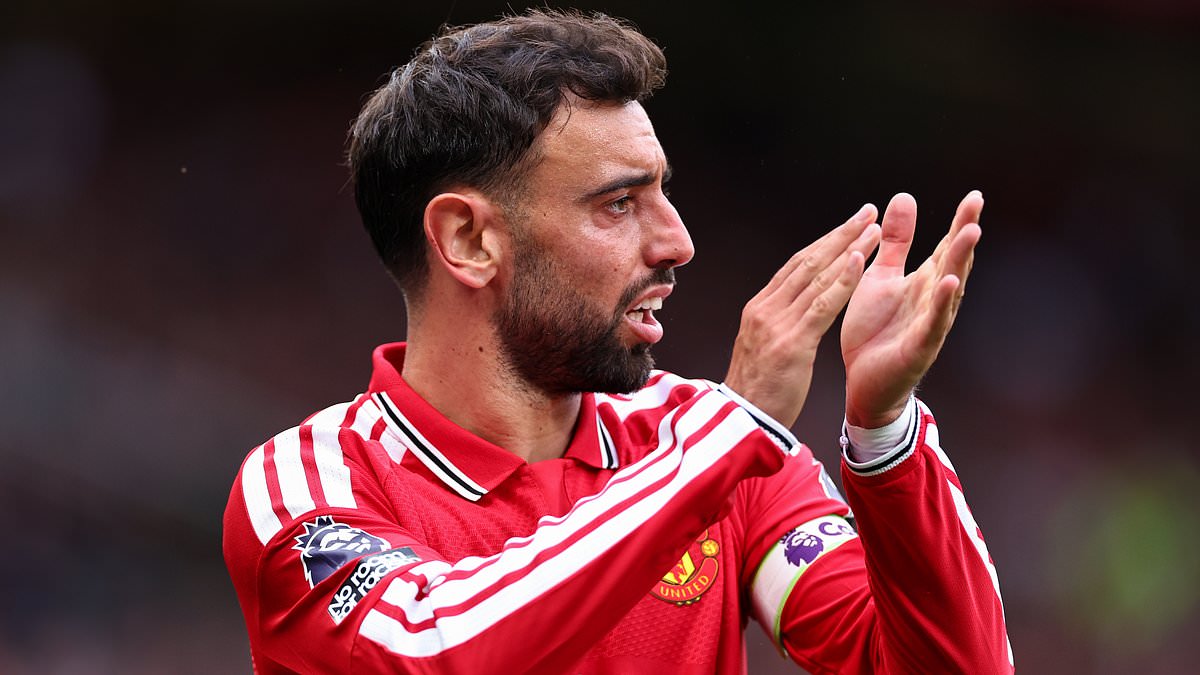 Gary Neville hails Bruno Fernandes as Man United's 'best signing since the Sir Alex Ferguson era' - but identifies a major problem facing Michael Carrick 1 7ccc0997af7992c26155f512ec2e641e2ff383e5c817cfe666f520ba32f899bf