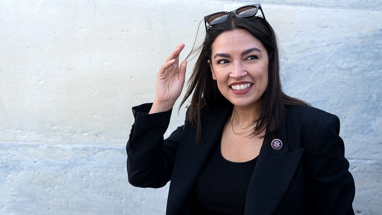 AOC’s socialist credentials face fresh scrutiny after glaring 7-year gap surfaces: ‘Very convenient’ 1 806eec688fba3666f7bbabeb97ed0d7f0a67b6c3e3b4aef0597fc636192087b4