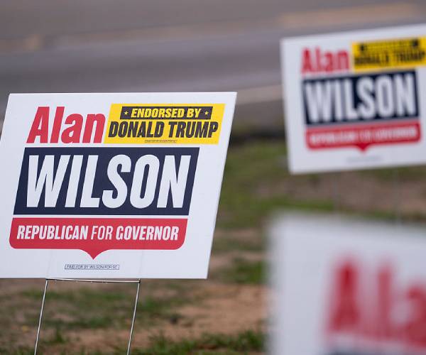 Poll: Wilson's Lead Shrinks in S.C. Governor's Race 1 81937d0b9a159637edfcd4285392e0a426905049bc4387827cdfaaadbcd5141e