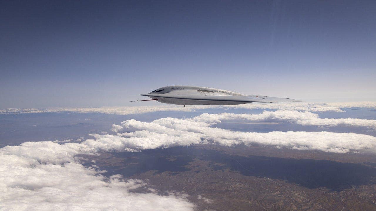 Air Force says two advanced stealthy aircraft are ahead of schedule, with first delivery set for 2027: The B-21 Raider stealth bomber program accelerated 25% after a $4.5 billion funding boost, with Northrop Grumman targeting seven bombers annually. #AirForce #StealthTechnology #B21Raider #MilitaryAviation #NorthropGrumman 1 86a3ebcada25f10cf6583dc766e3f53766096668