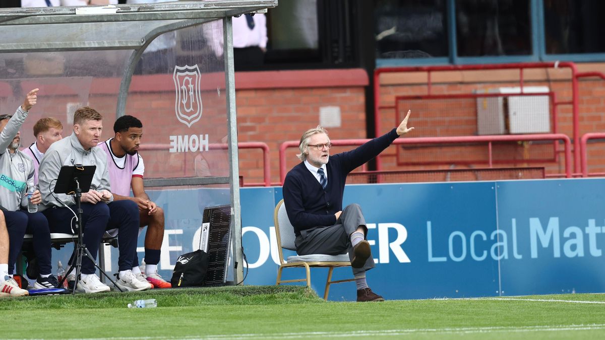 Steven Pressley sees peak Dundee for the first time as Joe Bevan excitement reaches fever pitch: Elvis admits 2-0 win over Aberdeen made his as proud as he's been since taking the reins at Dens park over a year ago #DundeeFC #StevenPressley #ScottishFootball #FootballWin #ProudMoment 1 89f2b5c88d79c08e73029d14afff8fd68c92b663