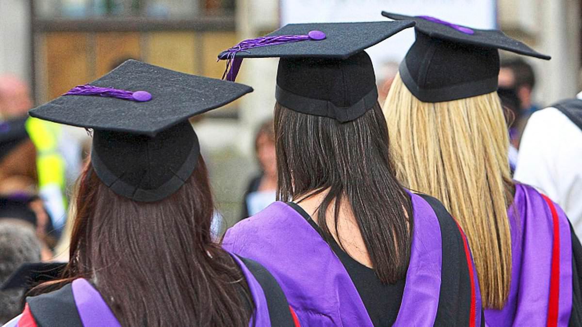 Jobs market for graduates is the worst it's been in at least 10 years 1 8a56b52aae9a0b0799352196bf49720dd70b69ef843c9aeafa6bc8f11c1f1c4e