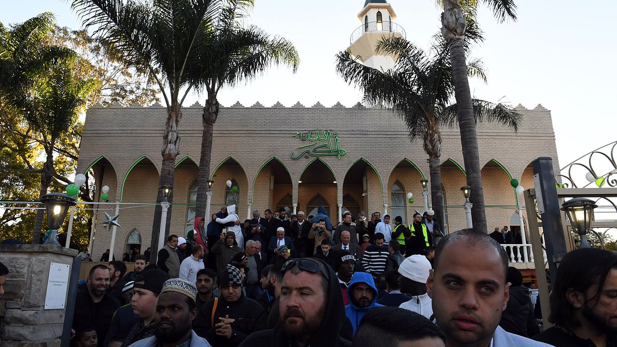 Sydney council rejects controversial bid to broadcast Muslim call to prayer from Australia's largest mosque after huge backlash 1 94bea4ad389829f7609679ed52a39f886772436b7e280422e8ef3bd9e4024c83