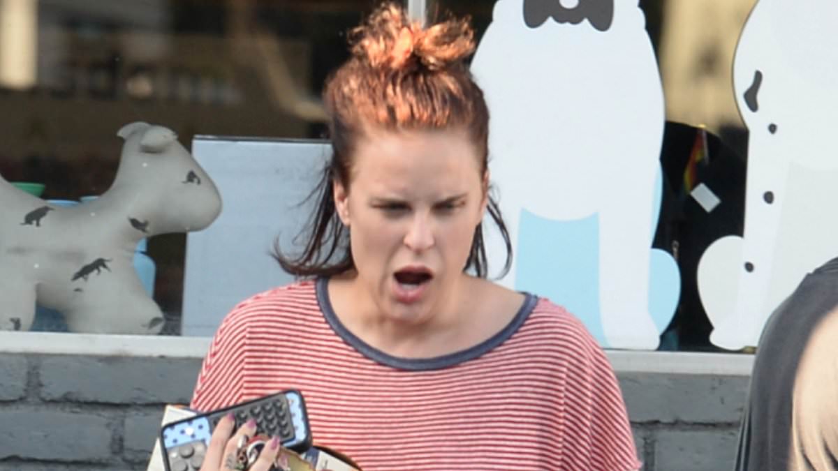 Newlywed Tallulah Willis, 32, swaps bridal glam for low-key comfort as she's pictured for the first time since tying the knot with Justin Acee in lavish ceremony 1 962089aa05a3b472b6d6d2940957aae55221191fd55f2099ff18f8bea0c98663