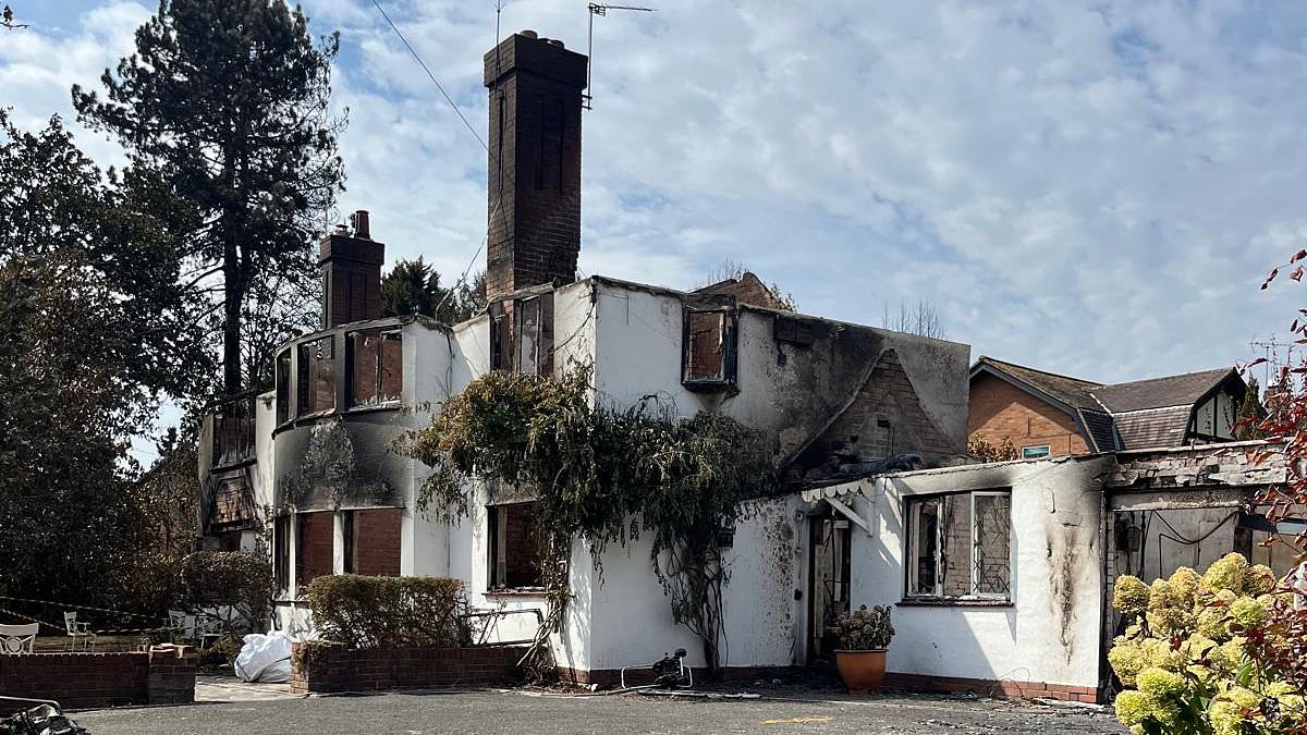 Saved with seconds to spare: Widow, 89, is rescued from her thatched home just moments before it goes up in flames in devastating Stourbridge inferno 1 96c497b52e99f92530959a1e9b727b083781ee64fca11ad3faac1e45f2239c78