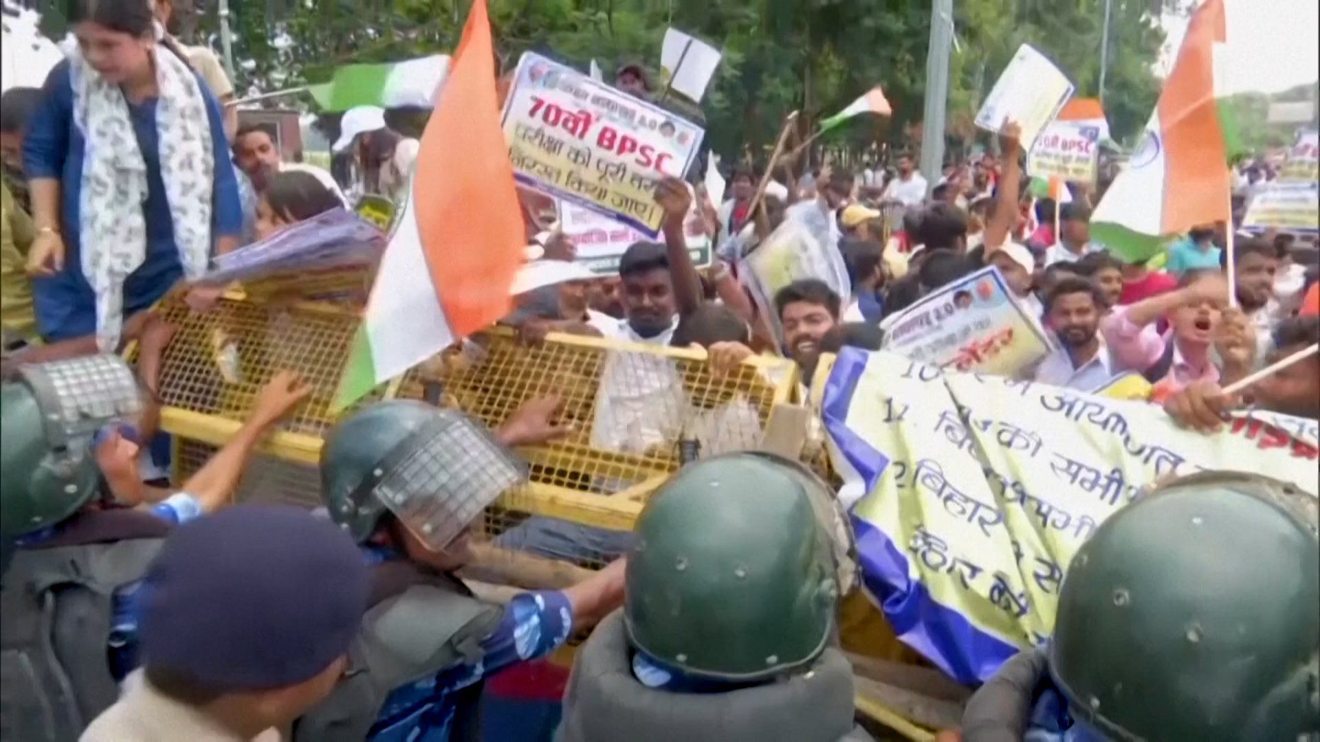 Students clash with police in India in a new protest over exam leaks 1 9b8e4b846245d87bdf93b179f4bd4c31b1d7f488cf5600e534dc1df4ced4b8bc