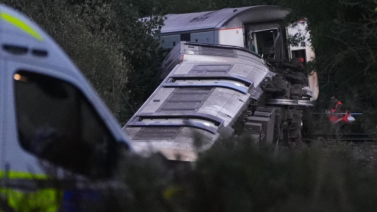 Two severely injured as train derails in southeast England 1 a092a2a8d94caff80738a6d5b1e30451ea263f551e4c05198f43f121f88158e2